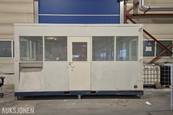 Isolert kontorbrakke / kontormodul med strøm – 4,80 × 2,39 m